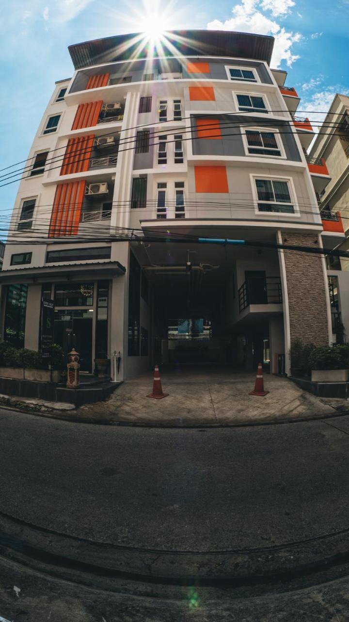 Step One At Bangkok Apartment Exterior photo